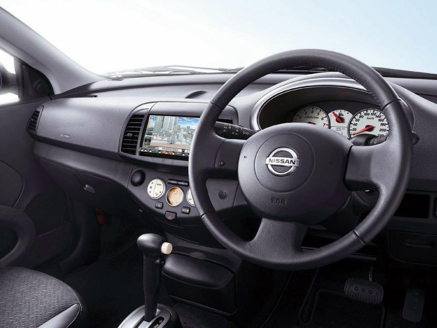  Nissan Micra CC 2005 года  (фото 2 из 4)